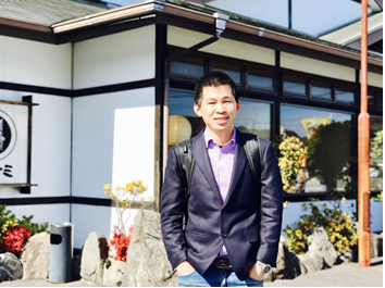 黄荣新校友